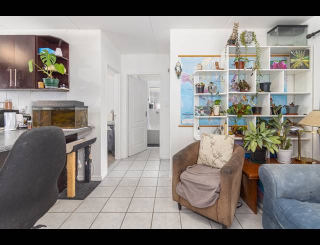 2 BEDROOM APARTMENT FOR SALE IN TABLE VIEW
